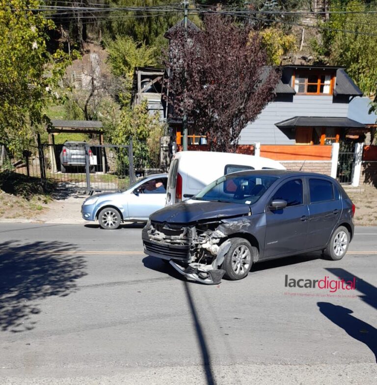 Choque sobre Koessler sólo dejó daños materiales