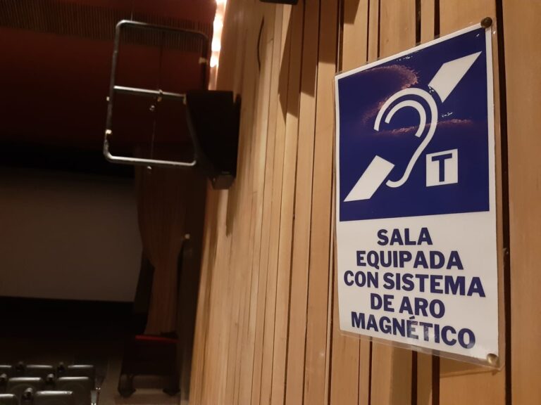 Centro Cultural Cotesma: Incorporaron aro magnético para la sala auditorio