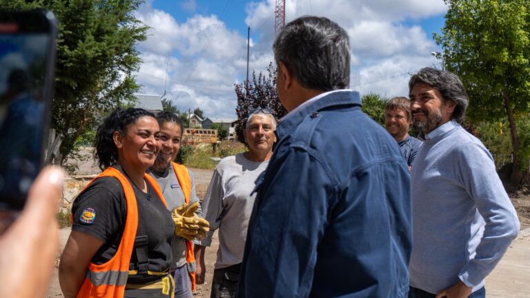 El gobernador Figueroa y el intendente Saloniti recorrieron la obra de avenida Los Lagos