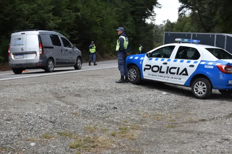 Operativo de seguridad por el arribo del plantel de River Plate